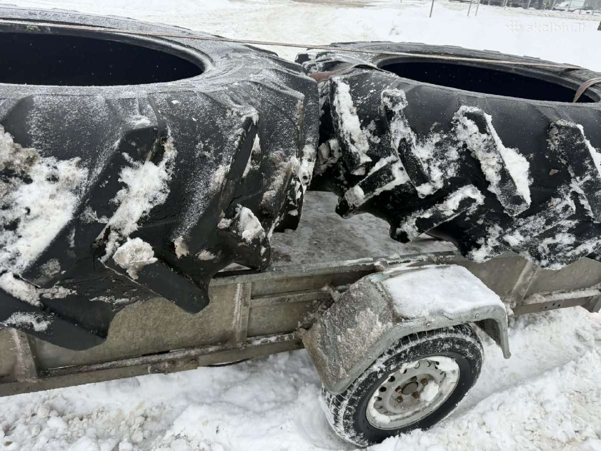 Parduodama ūkinė technika – geros būklės padangos