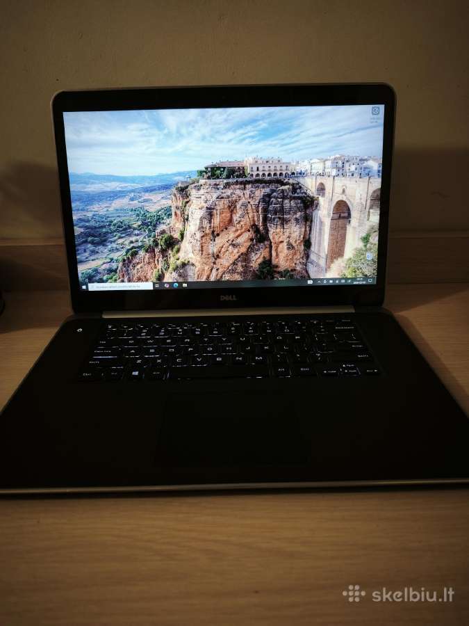 Dell Xps 15 9530 liečiamu ekranu