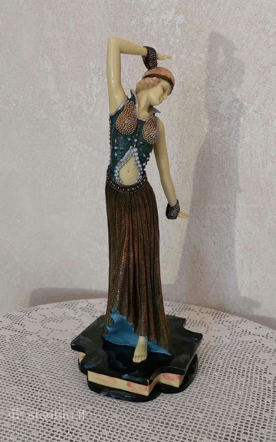 Art Deco stiliaus šokėjos figūrėlė