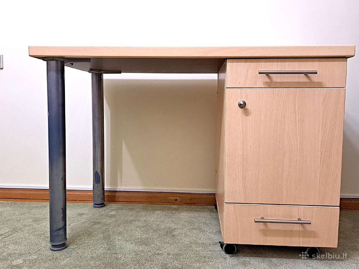 Rašomas stalas