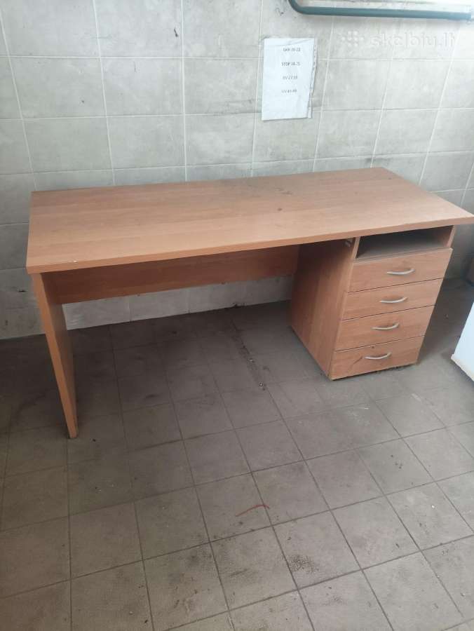 Parduodamas rašomasis stalas