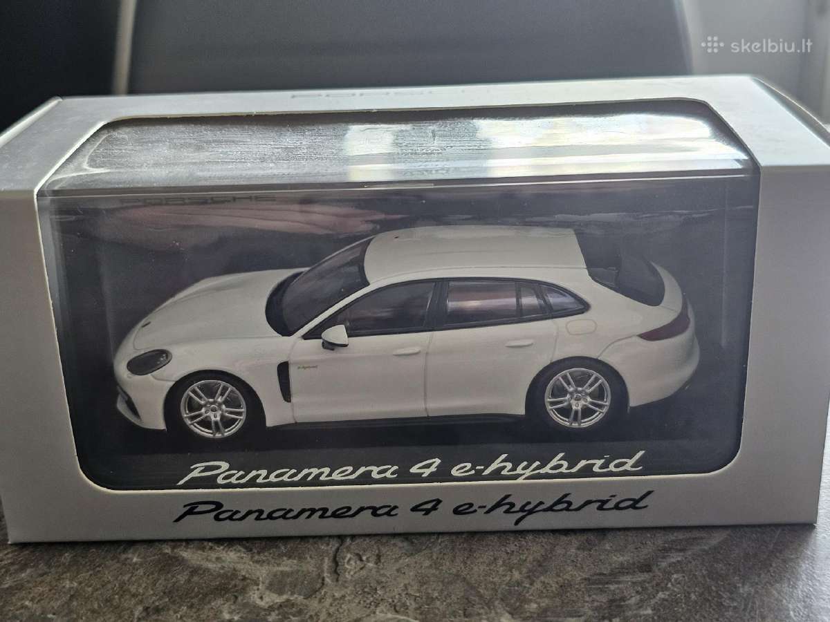 Porsche Panamera 4