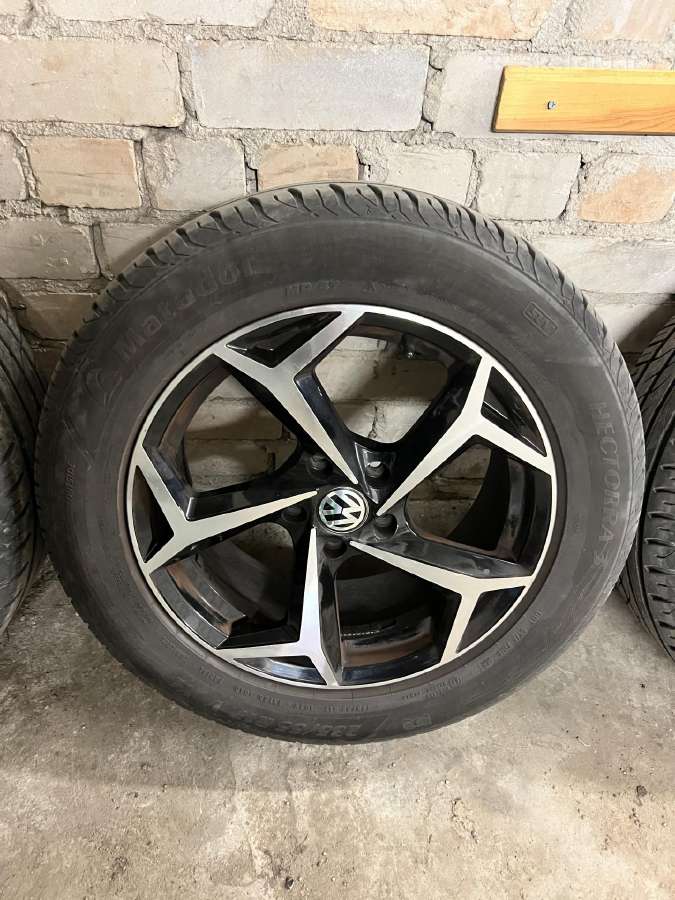 VW Bonneville Style R17 ratlankiai su padangomis