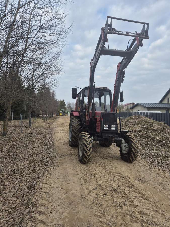Mtz Belarus 820 su krautuvu