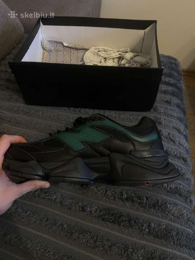 New Balance 9060