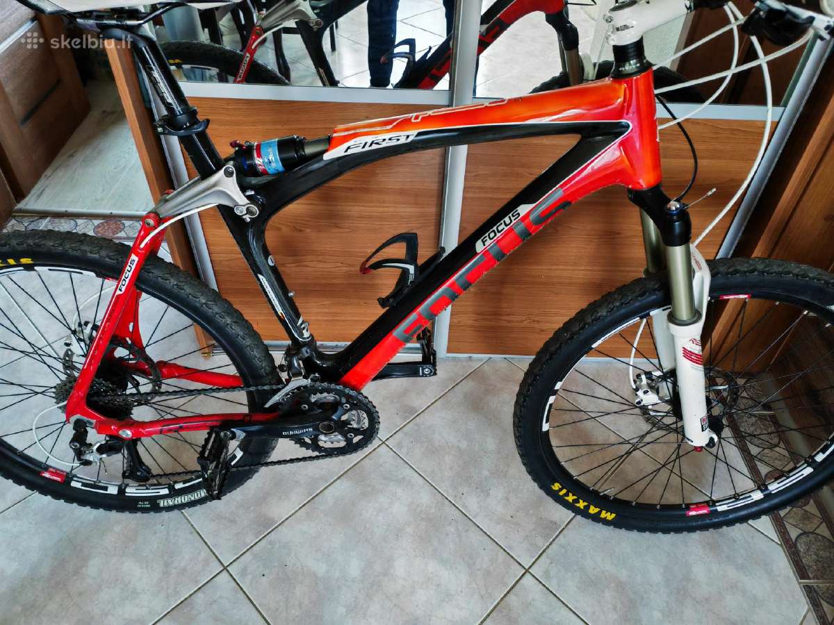 Focus fullas carbon L ratai 26