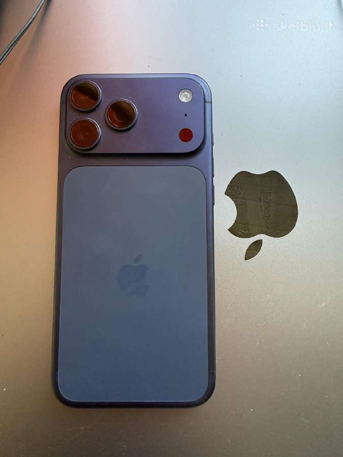 iPhone 17 pro max