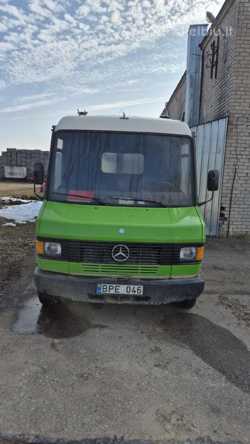 Mercedes-benz 609d.
