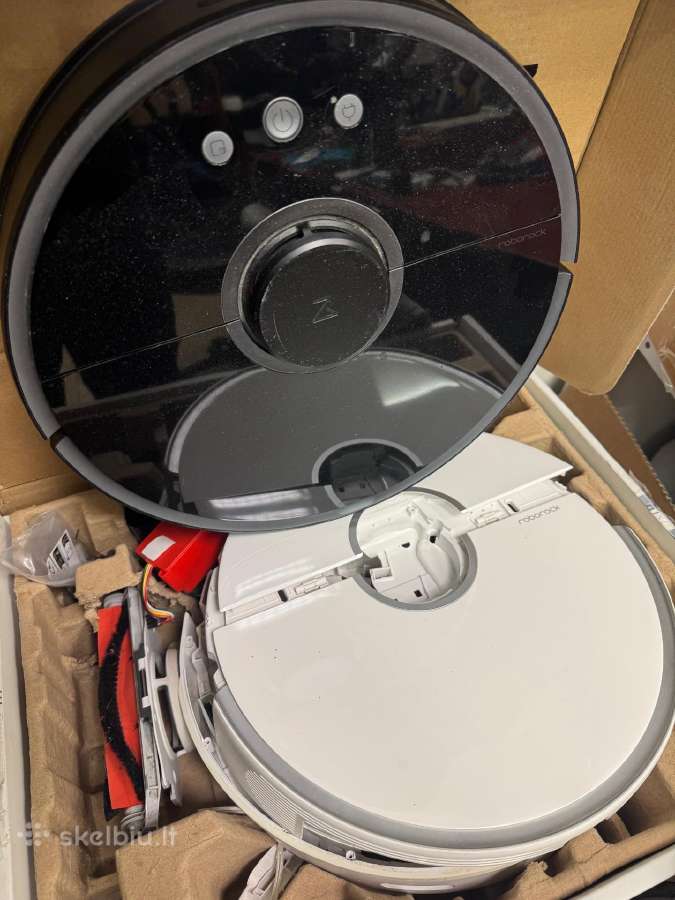 Robotas siurblys roborock s5 max ,s8 dalimis
