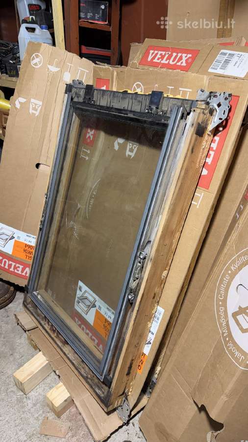 Velux stoglangiai (langai) su rėmu – naudoti 4vnt