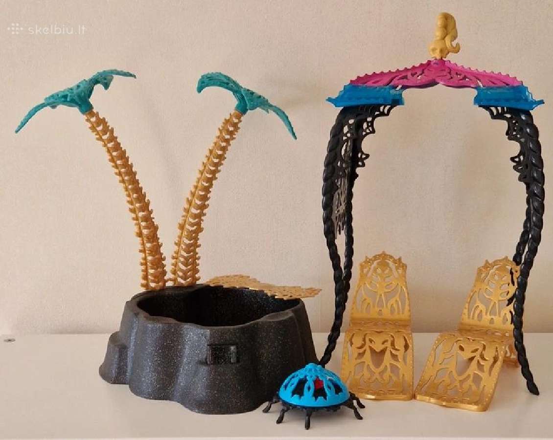 Monster High mašina, baldai, lėlės - nuotraukos Nr. 5