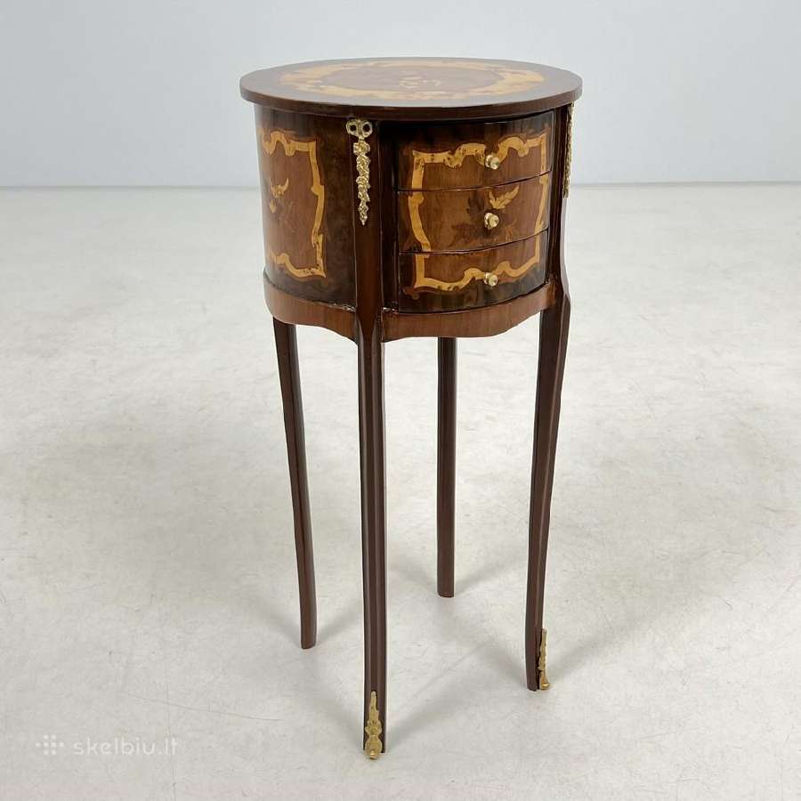 Apvalios formos spintelė su inkrustacijomis - nuotraukos Nr. 2