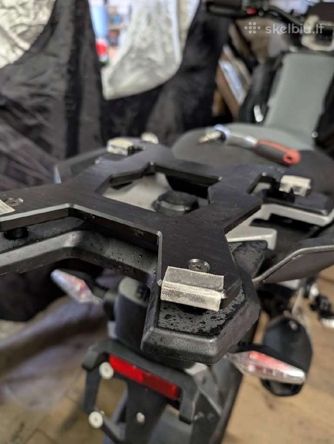 Wunderlich Top case adapter set. R1250 and others