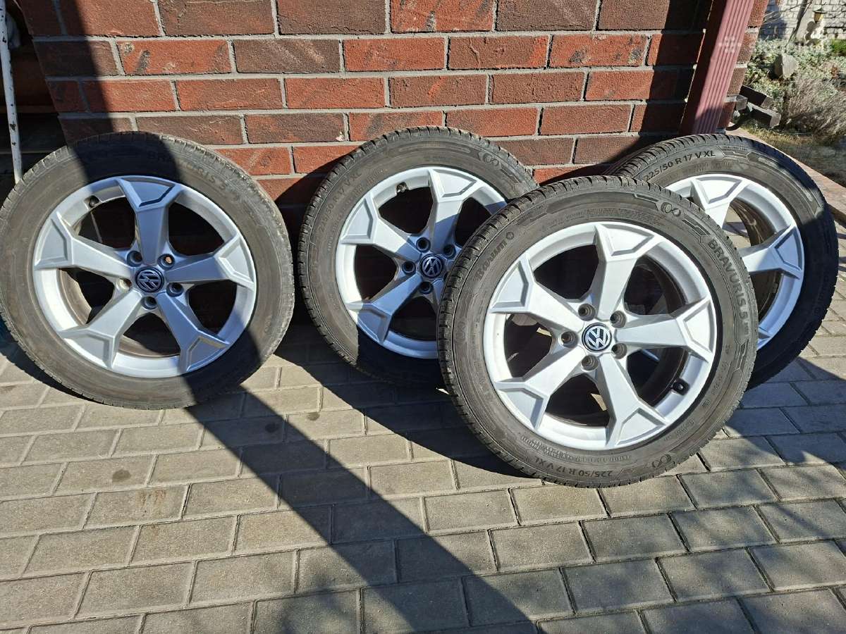 R17 ratlankiai su padangomis
