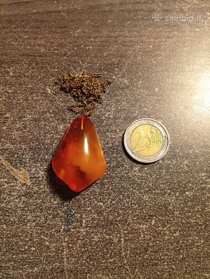 Gintarinis pakabukas