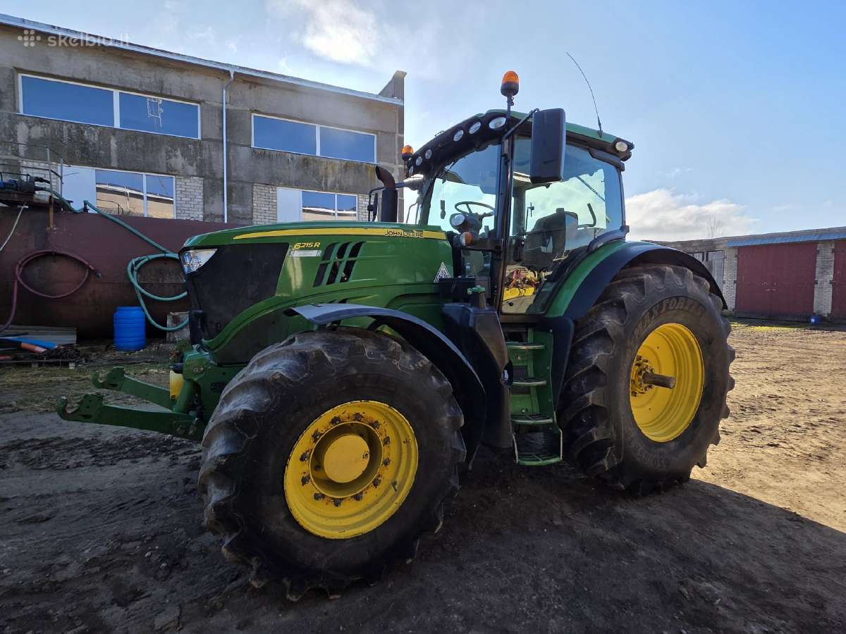 John Deere 6215r