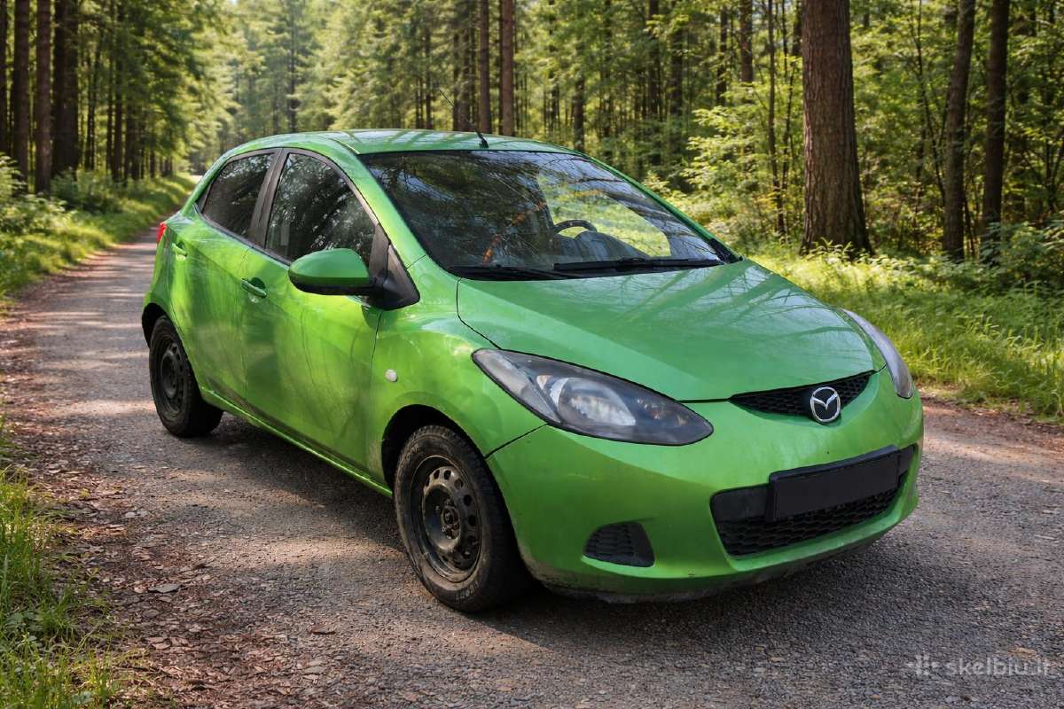 Mazda 2 dalimis