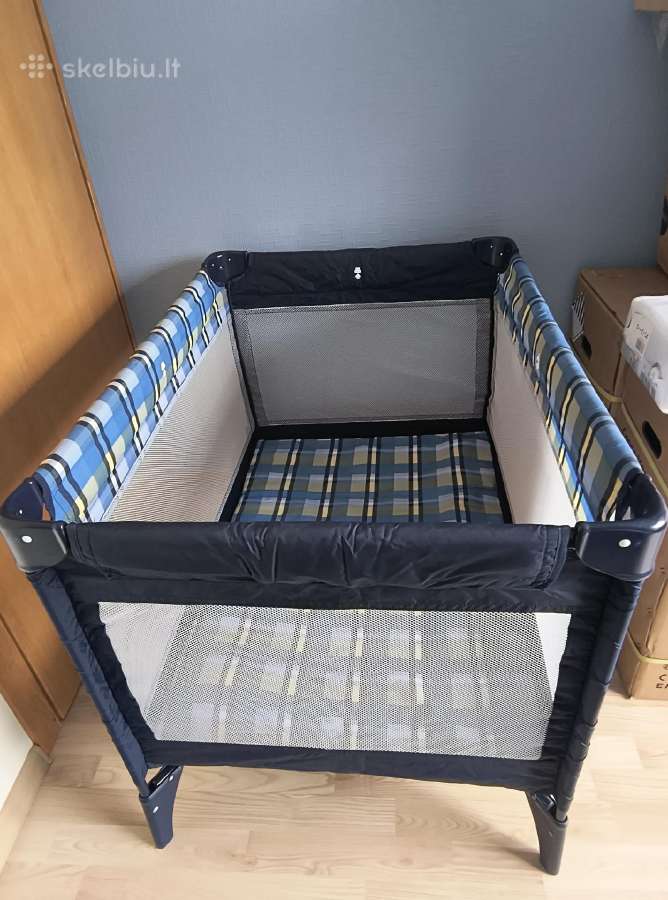 Lovelė-maniežas Graco