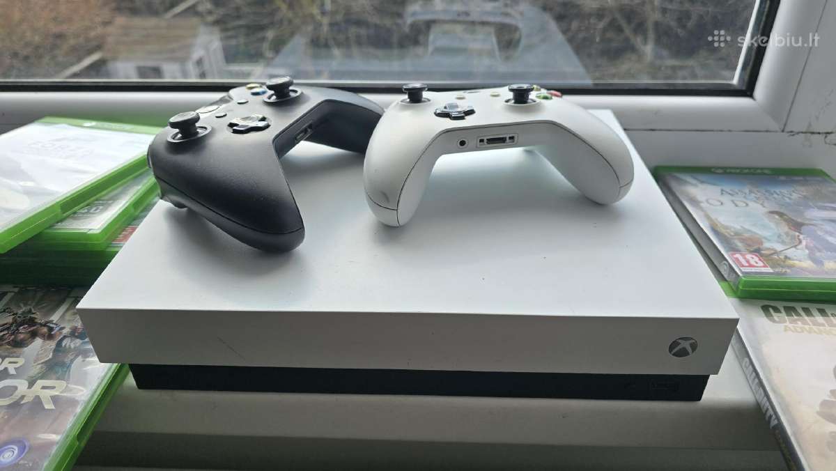 Xbox One X 1tb su žaidimais