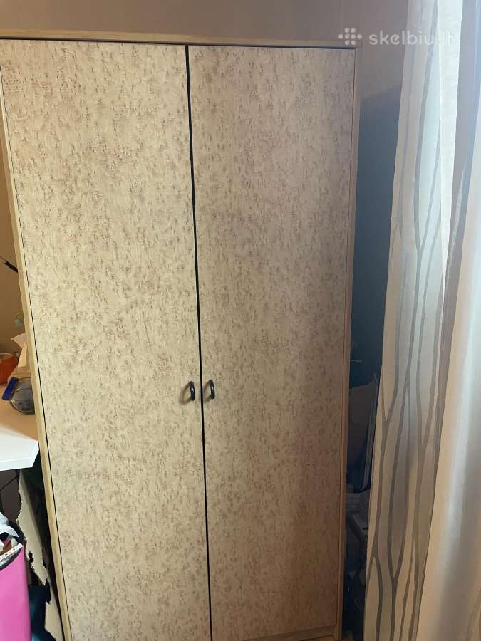 Parduodu rūbų spintą. Tvirta, stabili. Be defektų