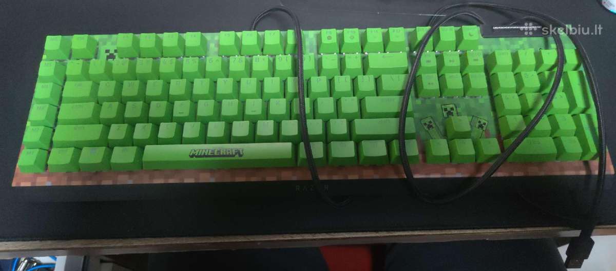 Razer Blackwidow V4 X Minecraft Edition