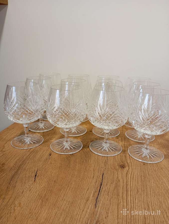 Taures krikstolines