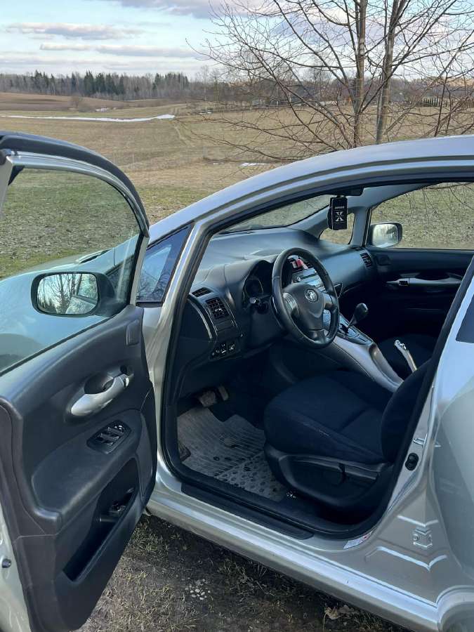 Parduodame Toyota Auris - nuotraukos Nr. 6