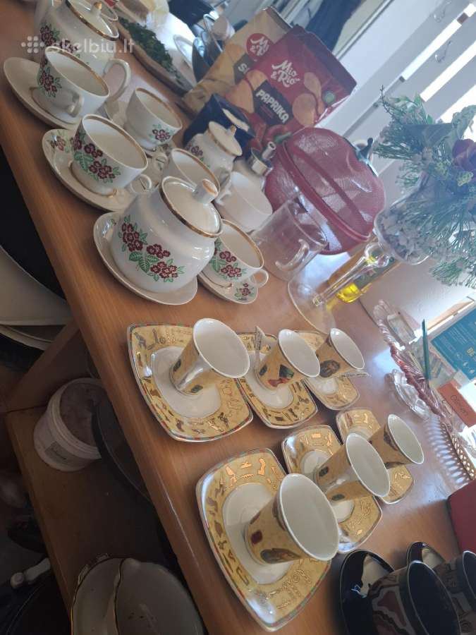 Servyzai,indai,lekstes,puodeliai