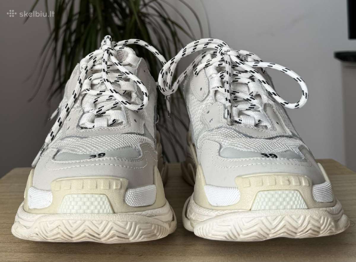 Nešioti Balenciaga Triple S kedai moterims - nuotraukos Nr. 3