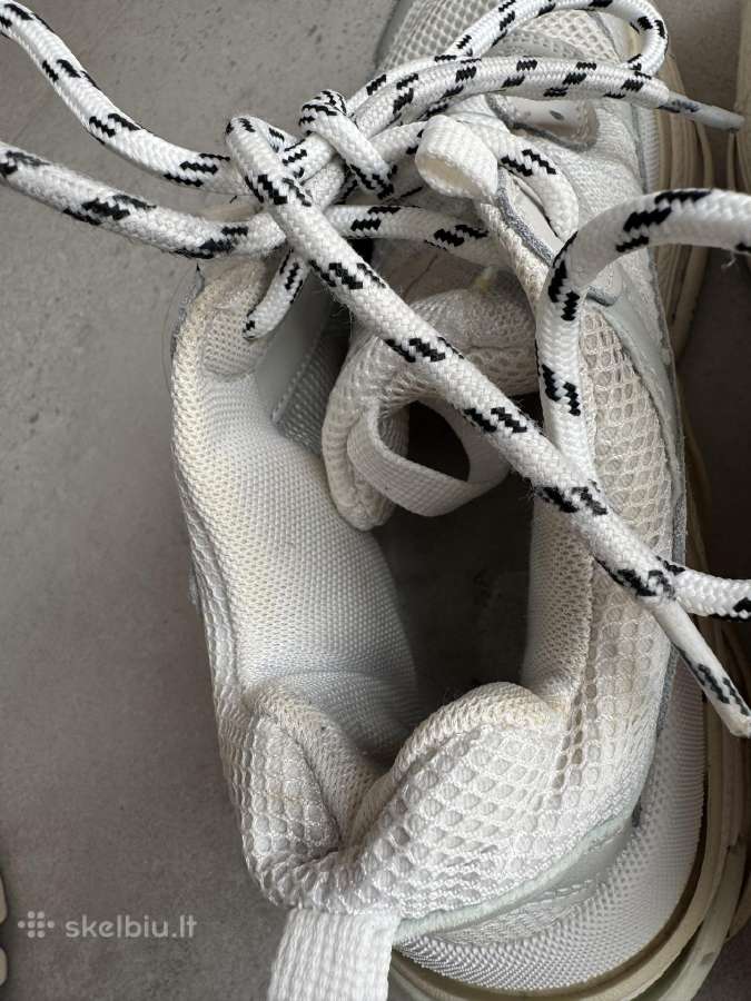 Nešioti Balenciaga Triple S kedai moterims - nuotraukos Nr. 8