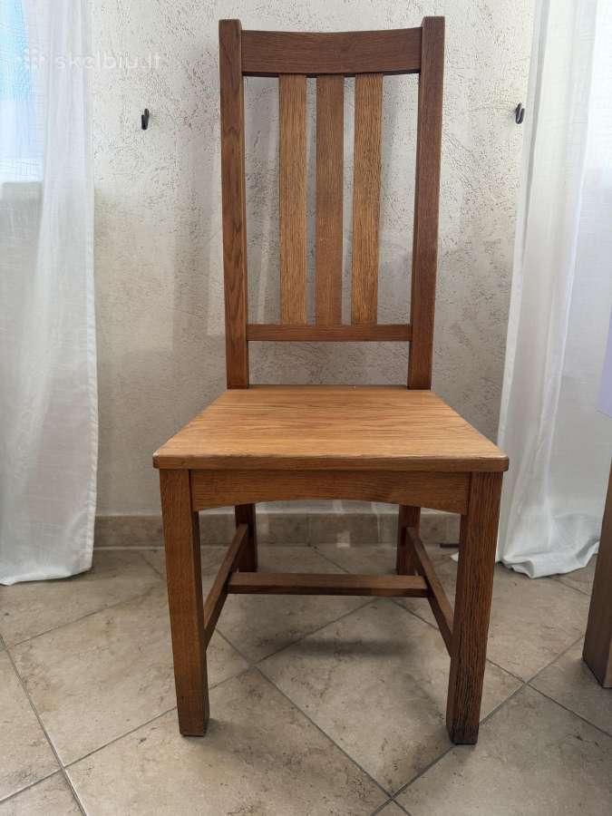 Ąžuolinės kėdės
