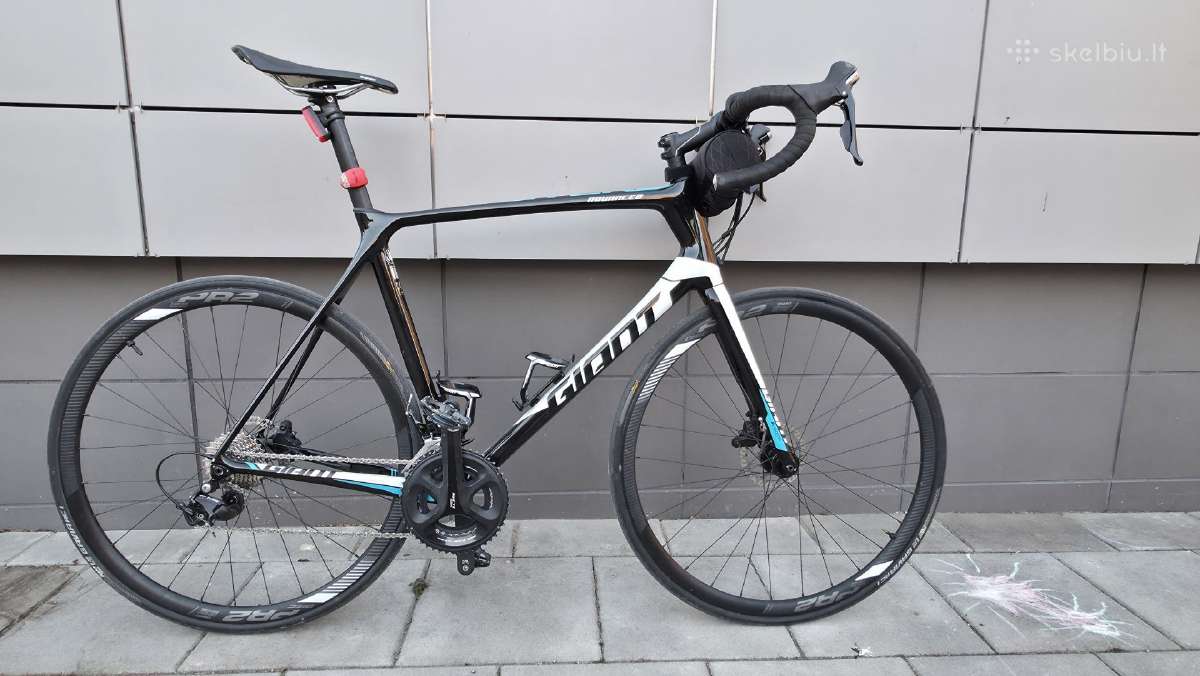 Plentinis karboninis dviratis giant tcr advanced