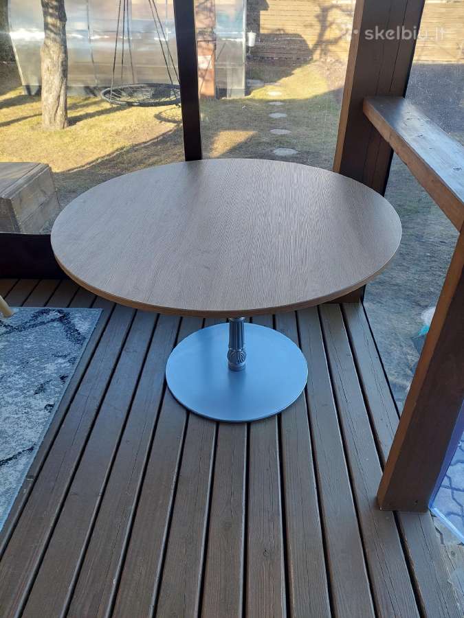 Svetainės kavos staliukas