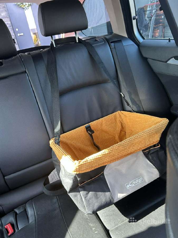 Automobilinė sėdynė šunims