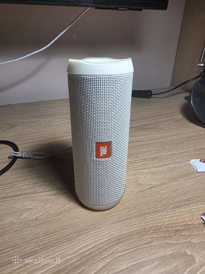 Selling Jbl flip 4 good condition