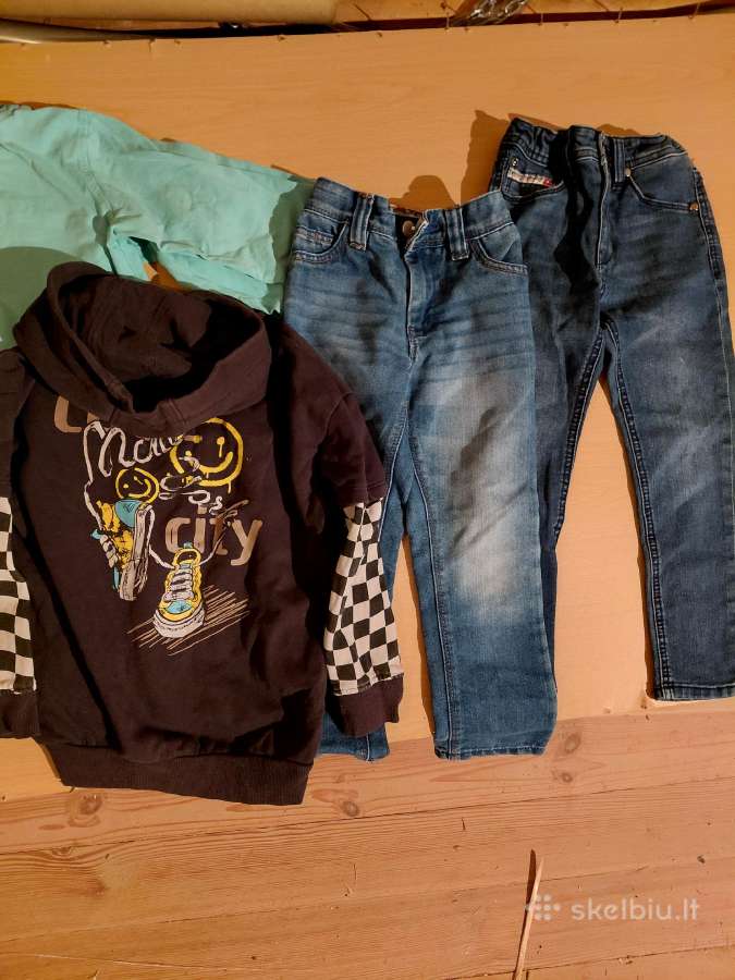 Turiu daug vaikų išaugtų rūbeliu,žaisliuku kt. - nuotraukos Nr. 2