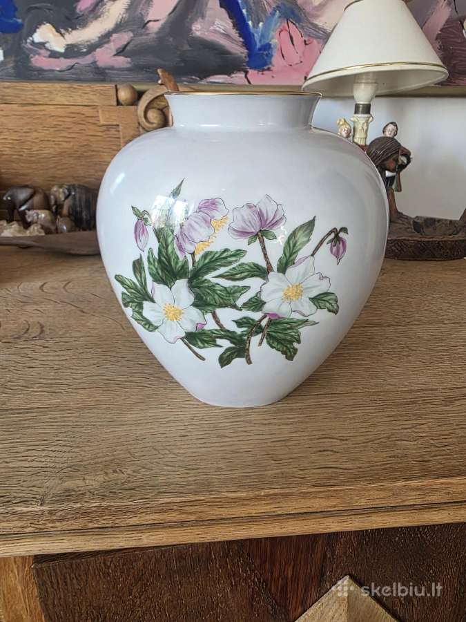 Vokiška porceleninė vaza.