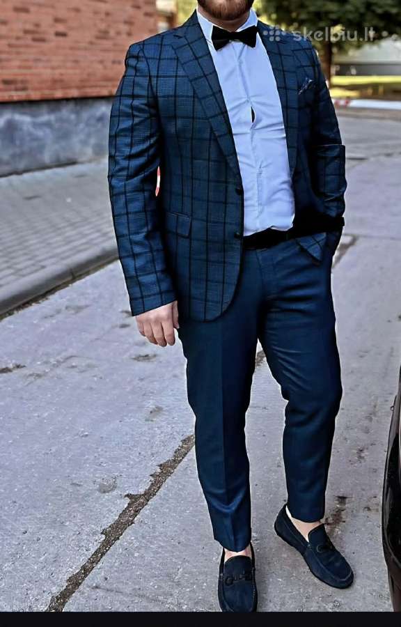 3 dalių vilnos kostiumas (56) + zomšiniai batai43