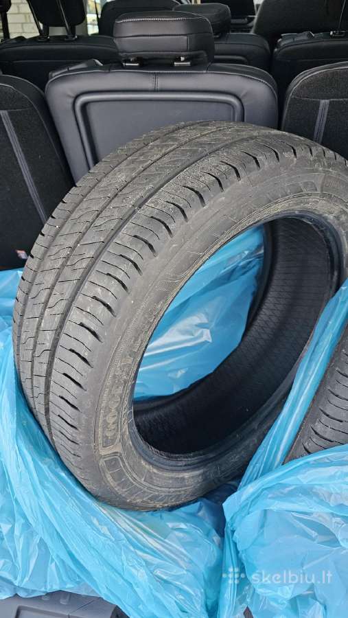 Naujos Goodyear Efficient gripcargo2 235/50r19c