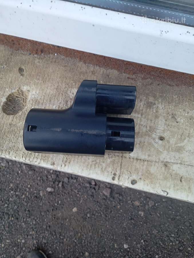 Tesla adapteris
