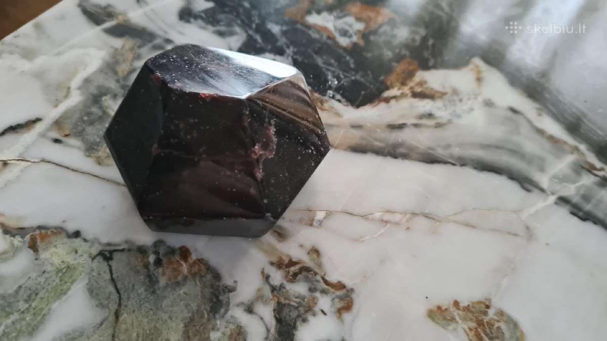 Granatas - nuotraukos Nr. 2