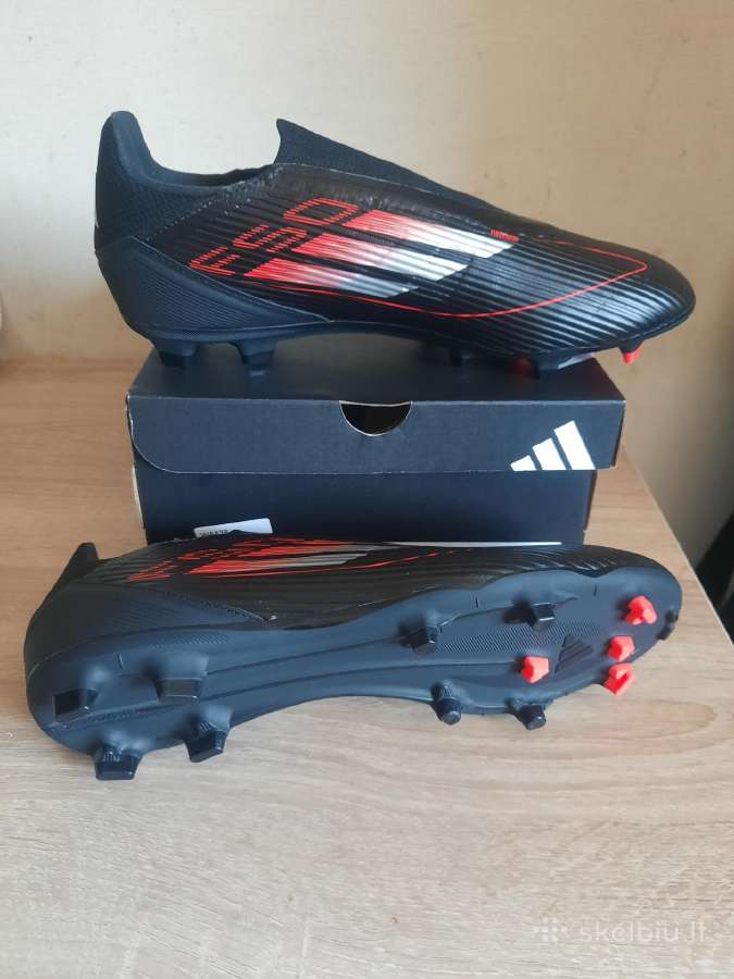 Adidas firmos vyriški futbolo bateliai, dydis 44