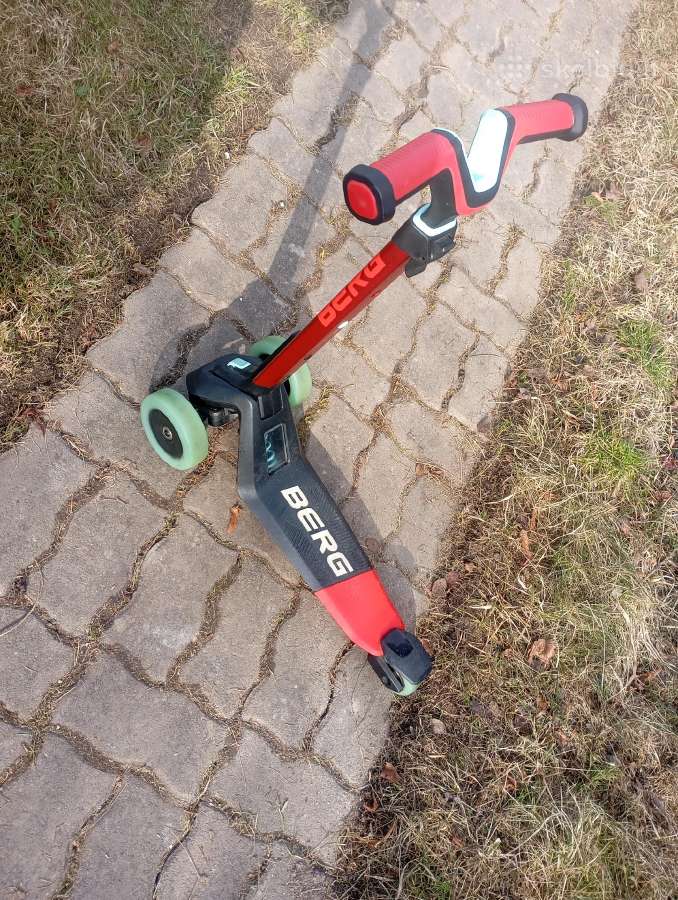 Berg 3 ratų paspirtukas