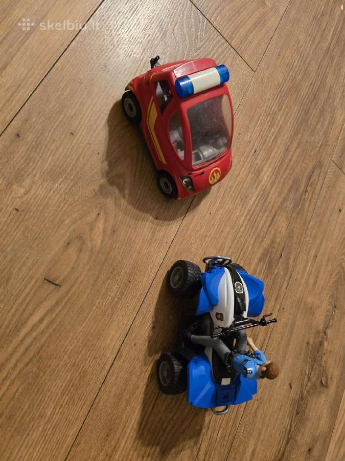 Bruder 63010 policijos keturratis