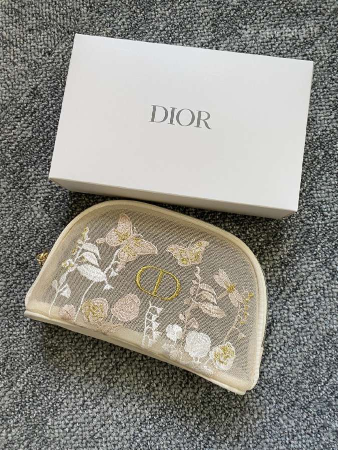 Nauja Dior kosmetinė