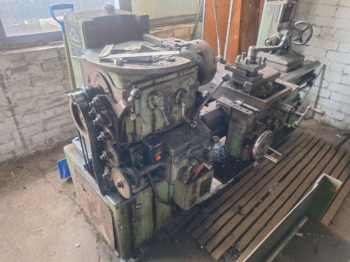 Metalo tekinimo staklės 1a 95
