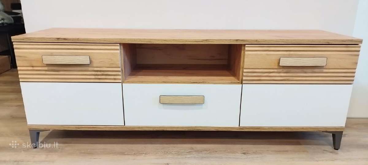 TV spintele ir komoda