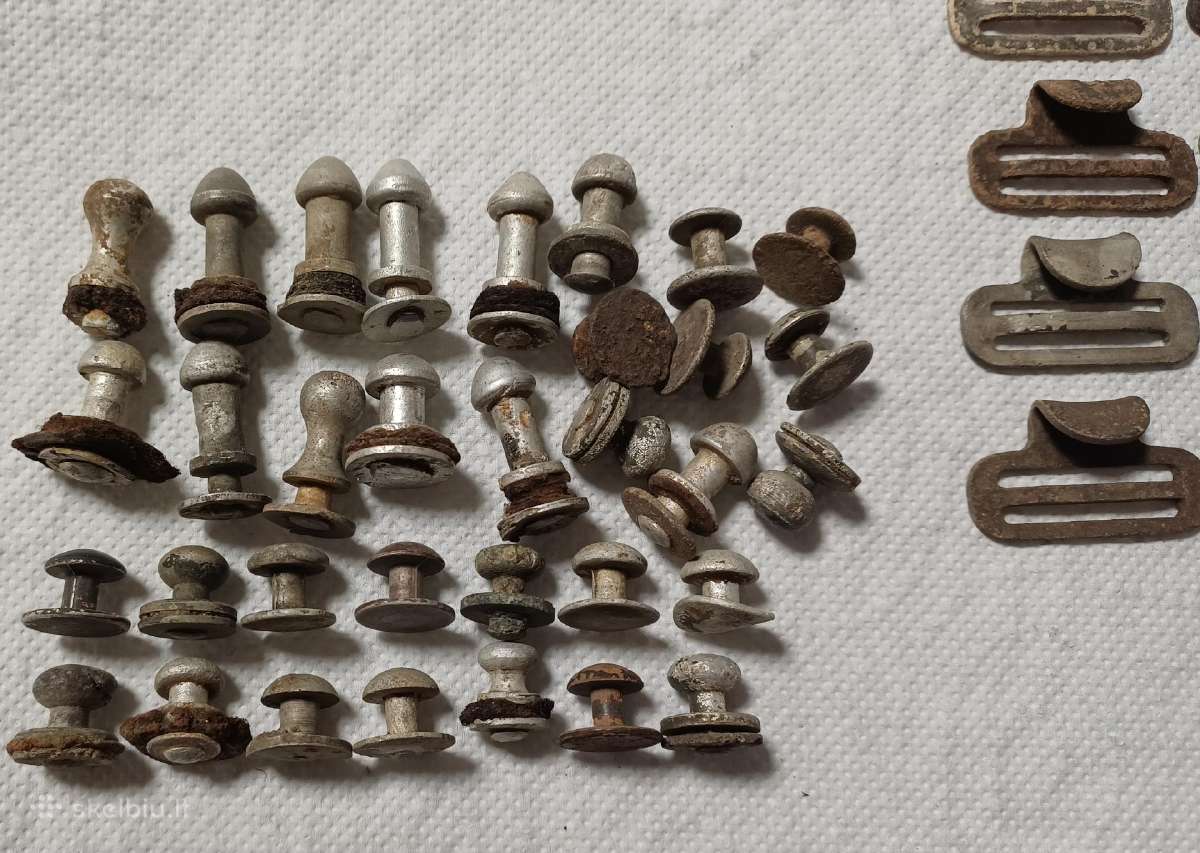 Ww2 vokiška furnitura , apie 200 dalių