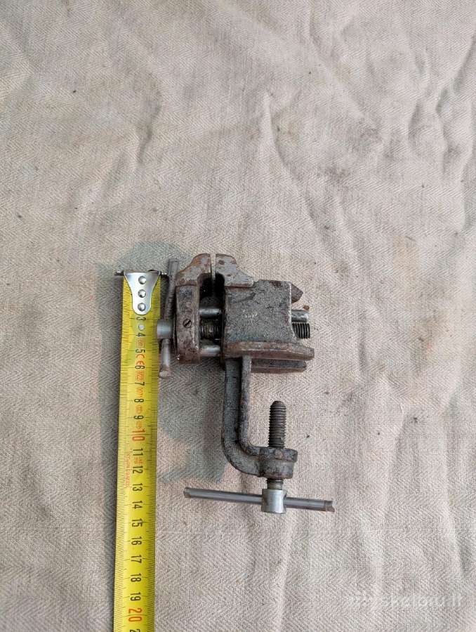 Nedidelis metalinis spaustuvas