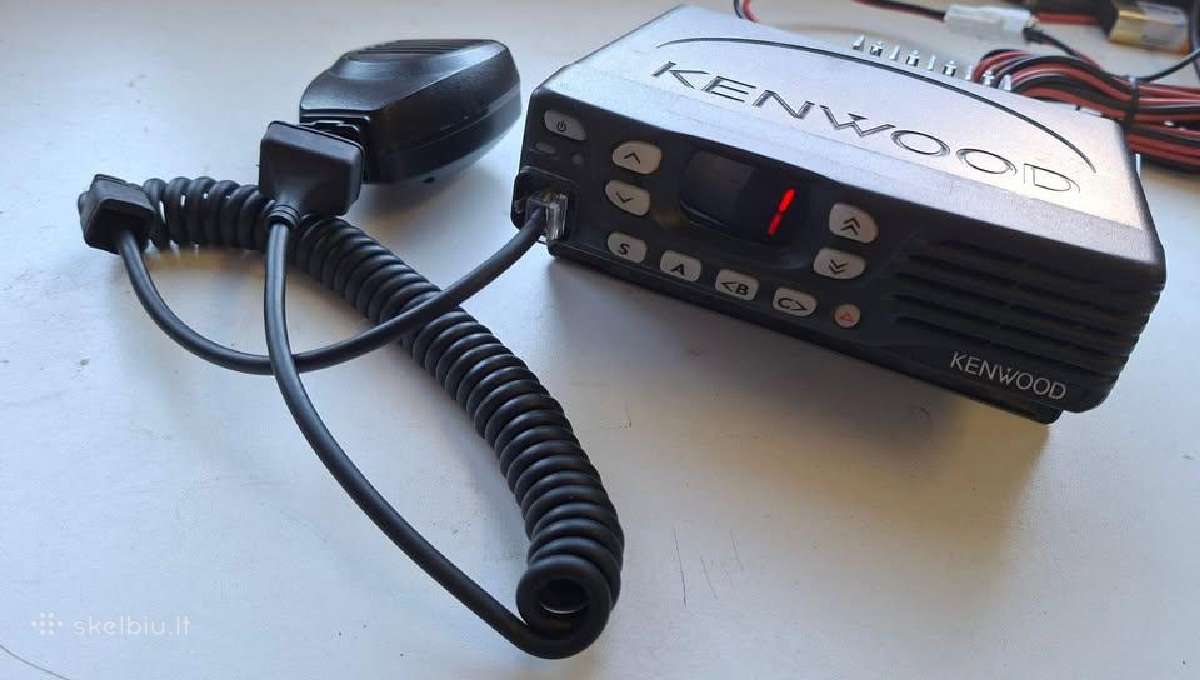 Radijo stotis Kenwood + mikrofonas